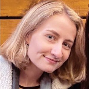 Meet your Posher, Maura